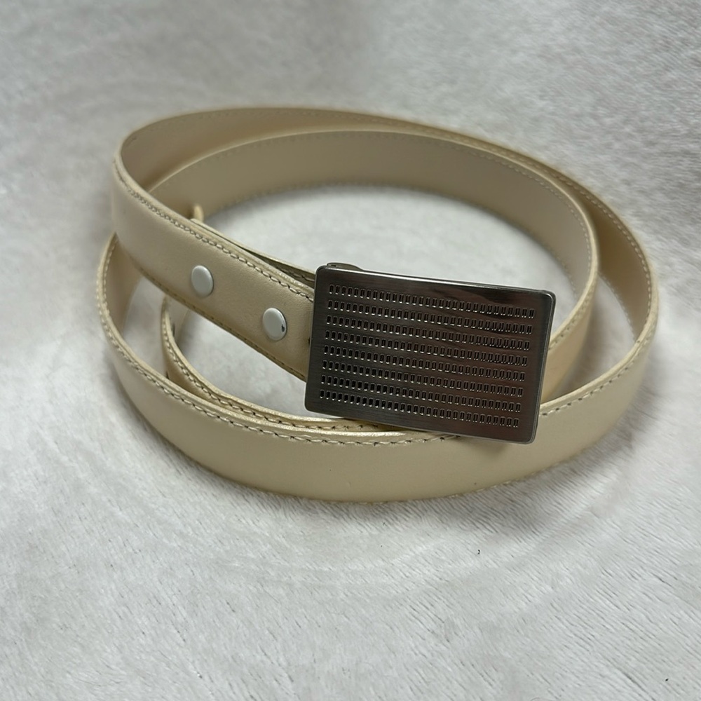 Beautiful Cream Color with Brushed Silver Buckle Leather Belt, 42" X 1"  EUC